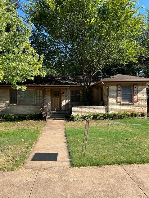 1st image of 2302 Barberry Dr
