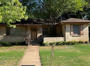 2302 Barberry Dr, Dallas, TX 75211