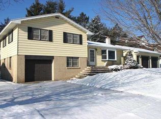 36 Skunk Hollow Rd, La Crescent, MN 55947