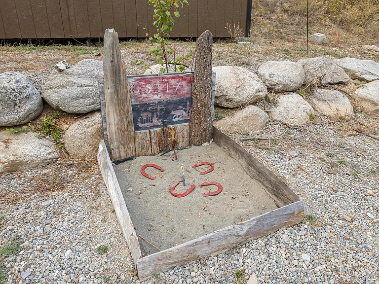 Horse Shoes