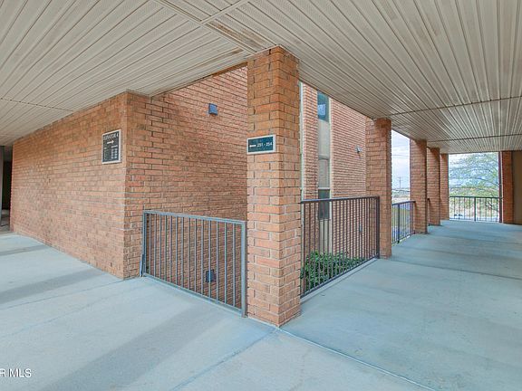 4th image of 4433 Stanton St #P255