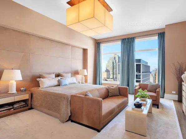 15 Central Park West image 10 of 22