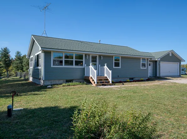 1498 N Lamb Rd, Interlochen, MI 49643