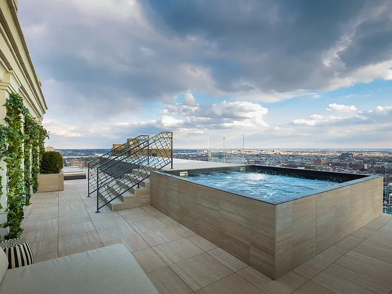 The Atlantic Rooftop Hot Tub
