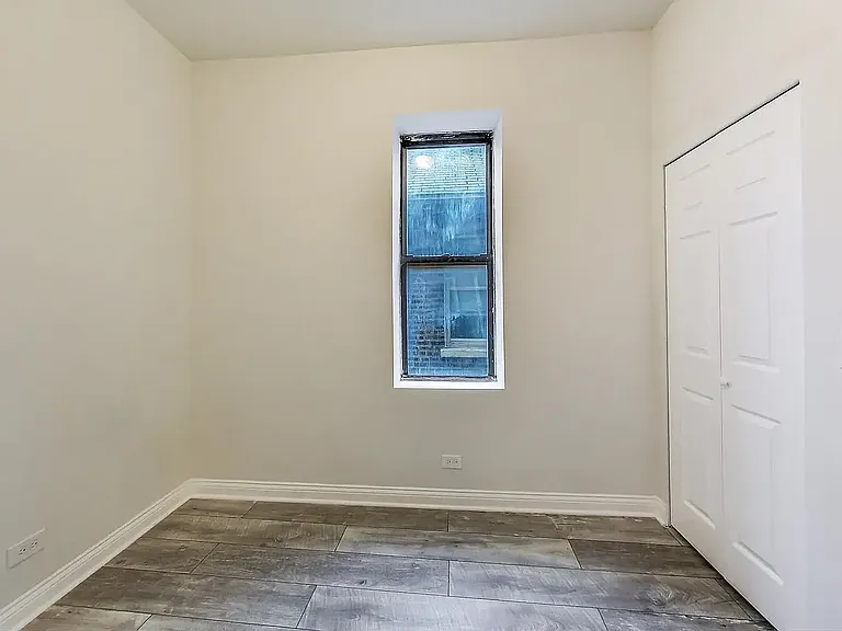 2213 W 23rd Pl #2F — Photo 7