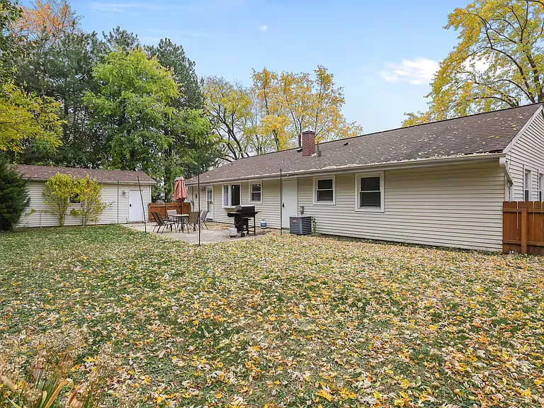 1002 Juniper Ln — Photo 35