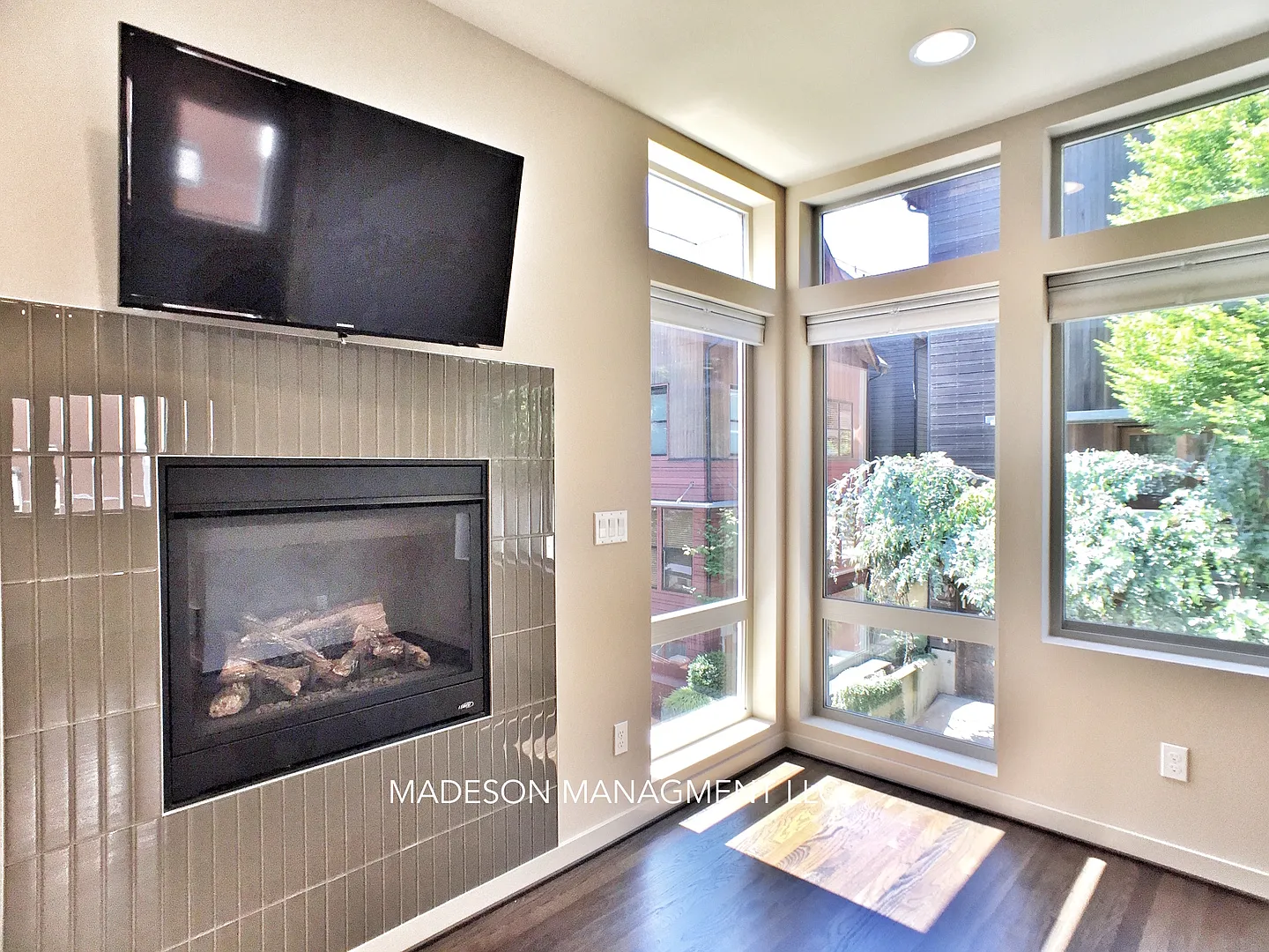 Modern 3BR Green Lake Townhome | Attached Garage | Walk to Green Lake — Photo 3