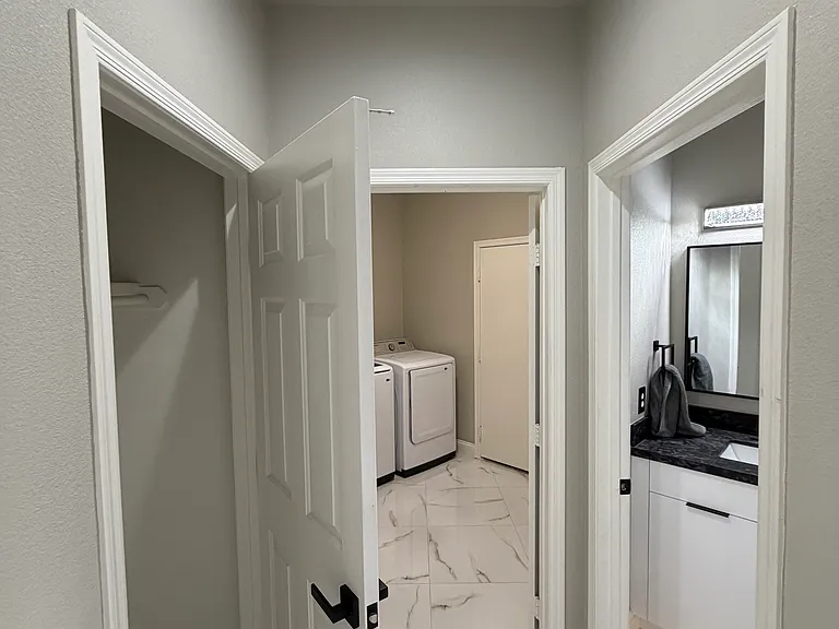 8922 Rio Verde Ave — Photo 29