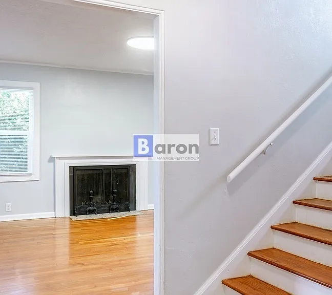 2505 S Twyckenham Dr — Photo 5