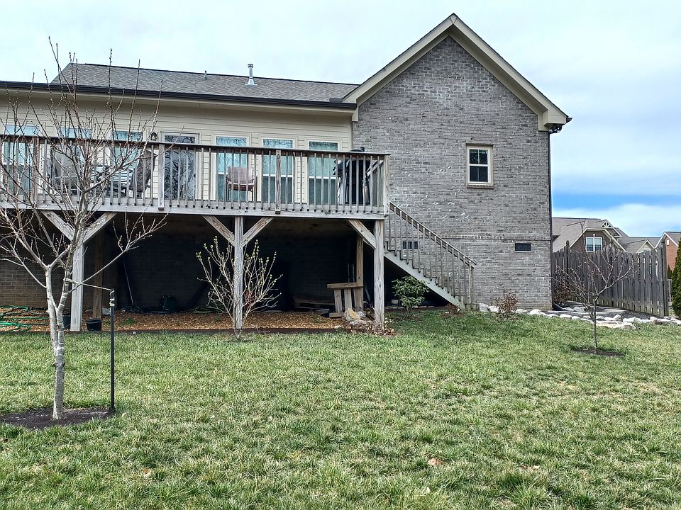 Large deck off sunroom