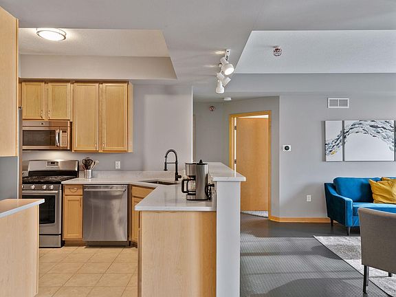 5th image of 2566 Ellis Ave APT 308