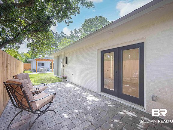 5th image of 362 Azalea St