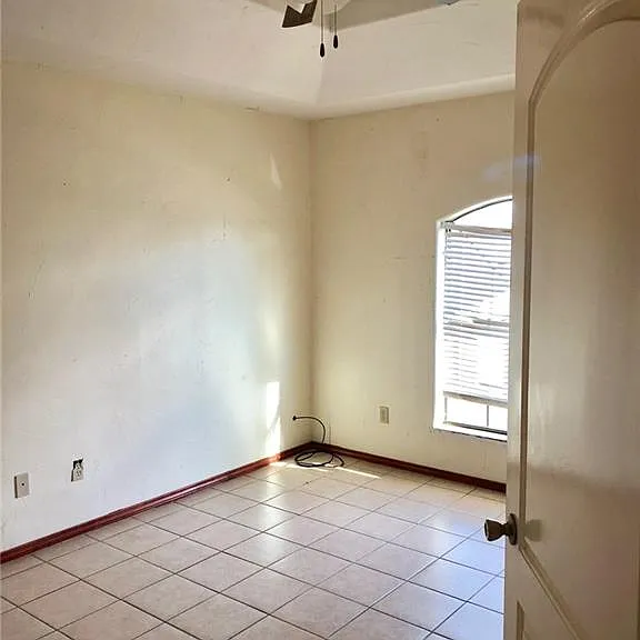 2000 Circle Dr #6 — Photo 10