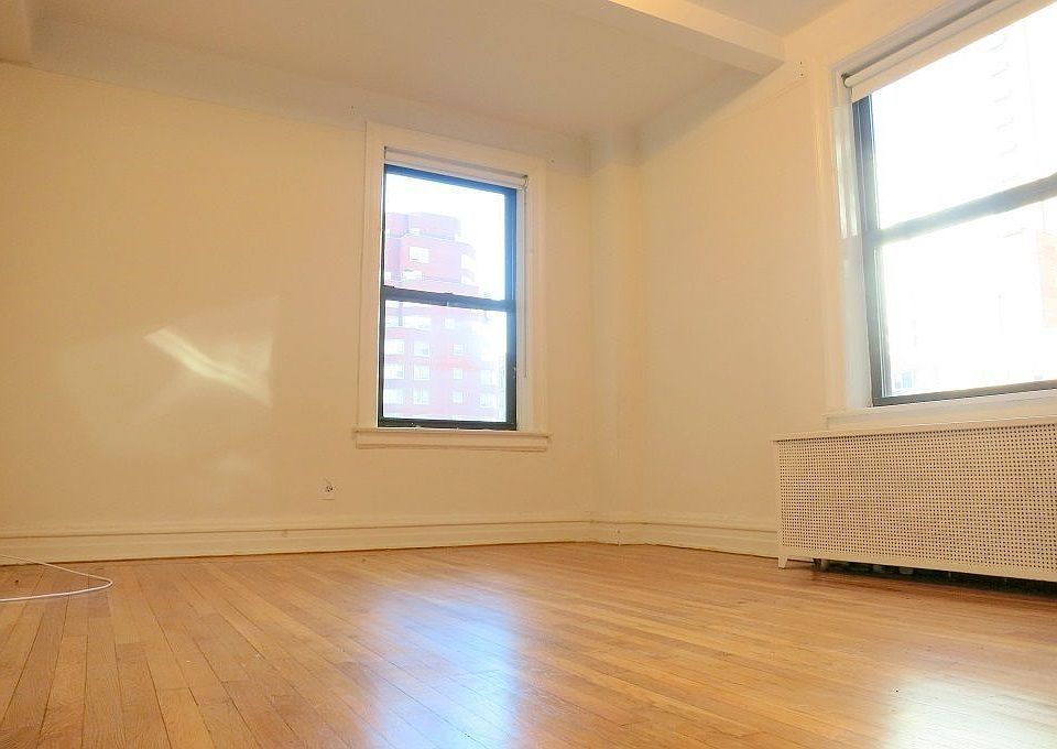 2nd image of 311 E 72nd St APT 12H