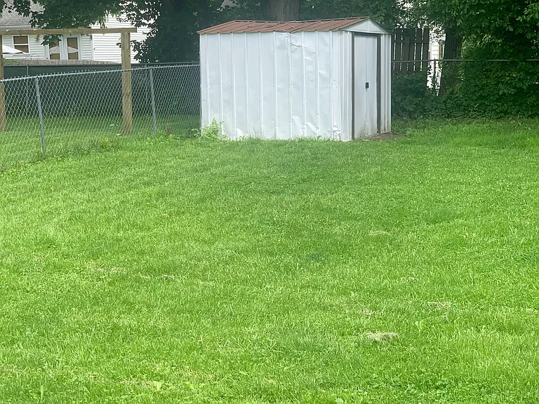 447 Palace Ave — Photo 10