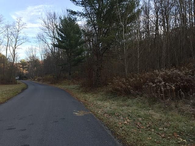 2nd image of 100 Markle Hollow Rd