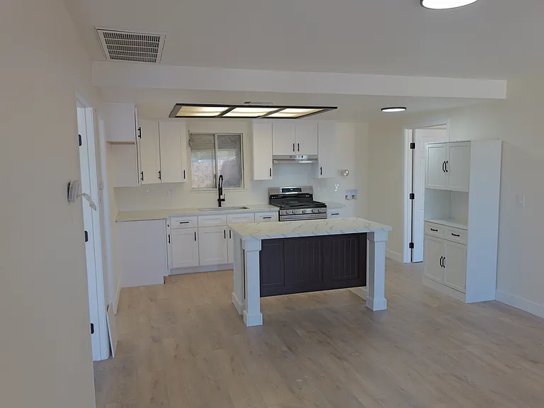 20997 Pine Ridge Ave #2 — Photo 19