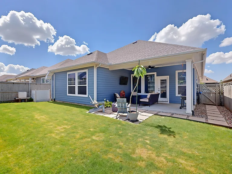2504 Lazy Dog Ln — Photo 33