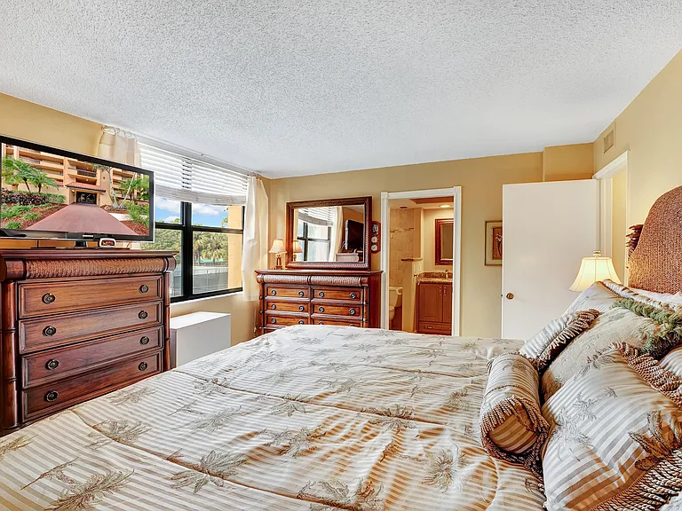 450 Egret Cir #9202 — Photo 11