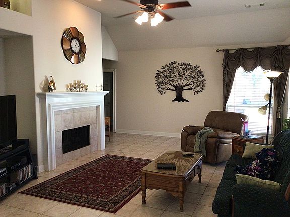 Living room with gas fire pl