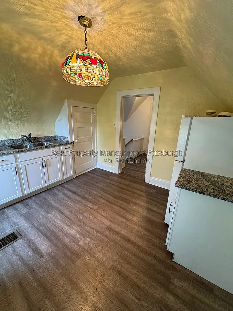 3 bed, 2.0 bath, $1,795 — Photo 1