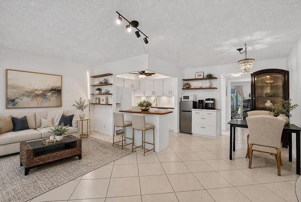 1st image of 290 OAKRIDGE Q #290