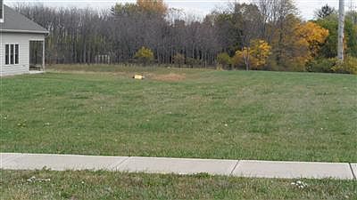5th image of 690 Maeghann Ct