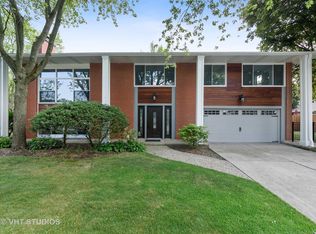 3175 Cherry Ln, Northbrook, IL 60062