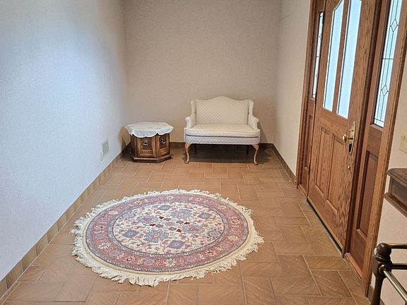 5th image of 301 Onyx Way