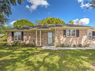 5915 Brookside Rd, Brookside Village, TX 77581