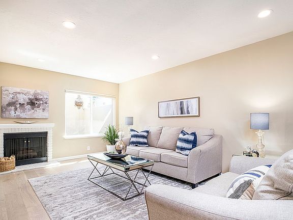 3rd image of 1727 Cherryhills Ln