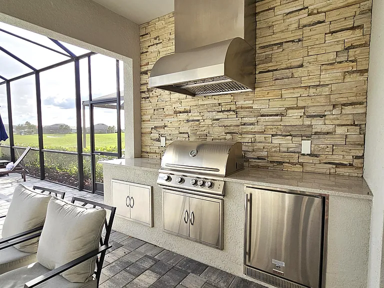 5981 Berwick Ln — Photo 7