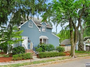 27 Elm Pl, Demarest, NJ 07627