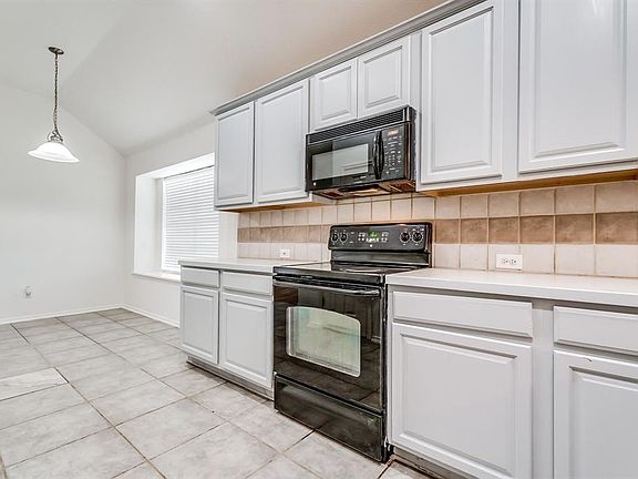 4th image of 600 Brookbank Dr