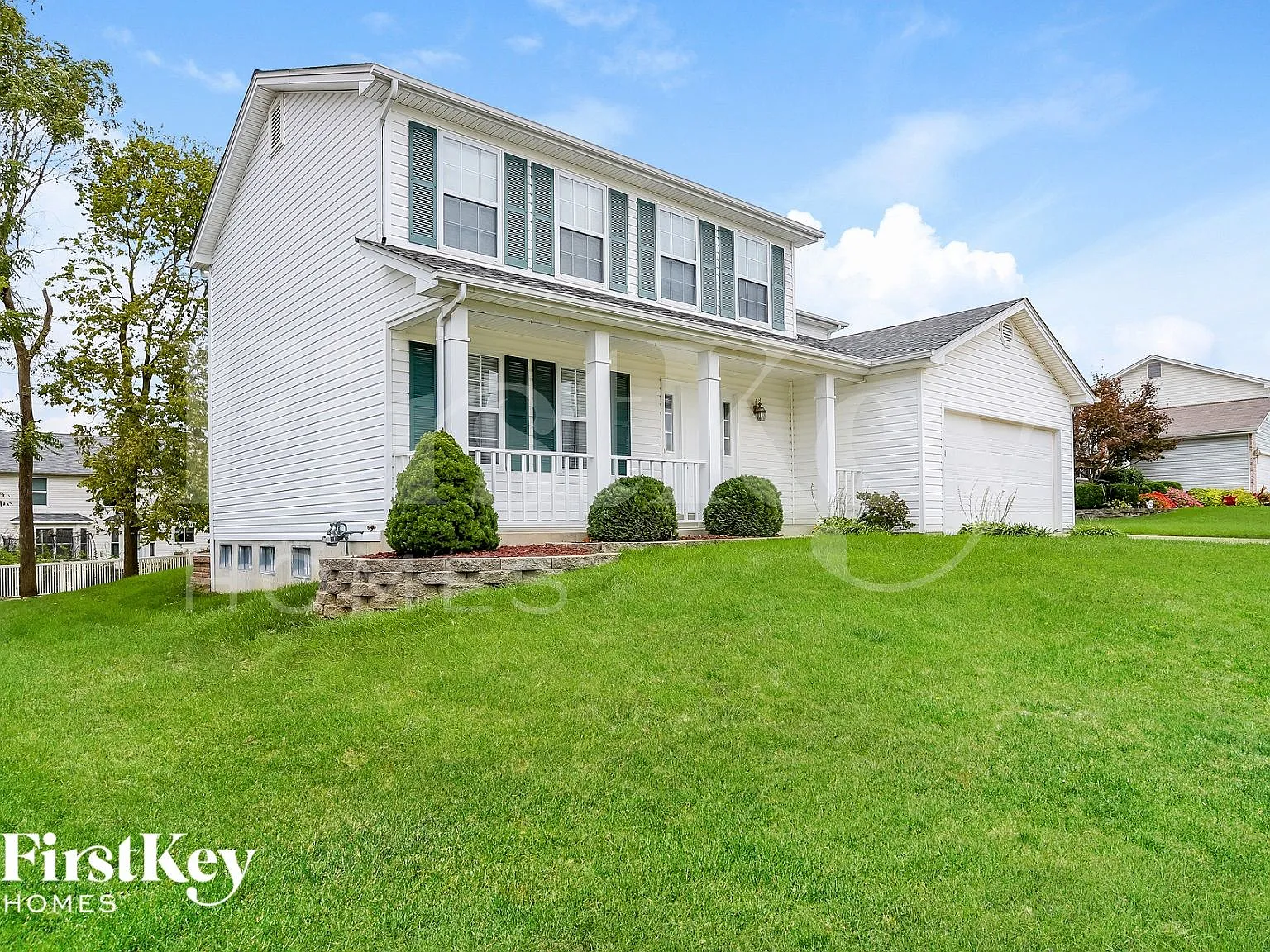 4 bed, 2.5 bath, 1900 sqft, $2,555 — Photo 2