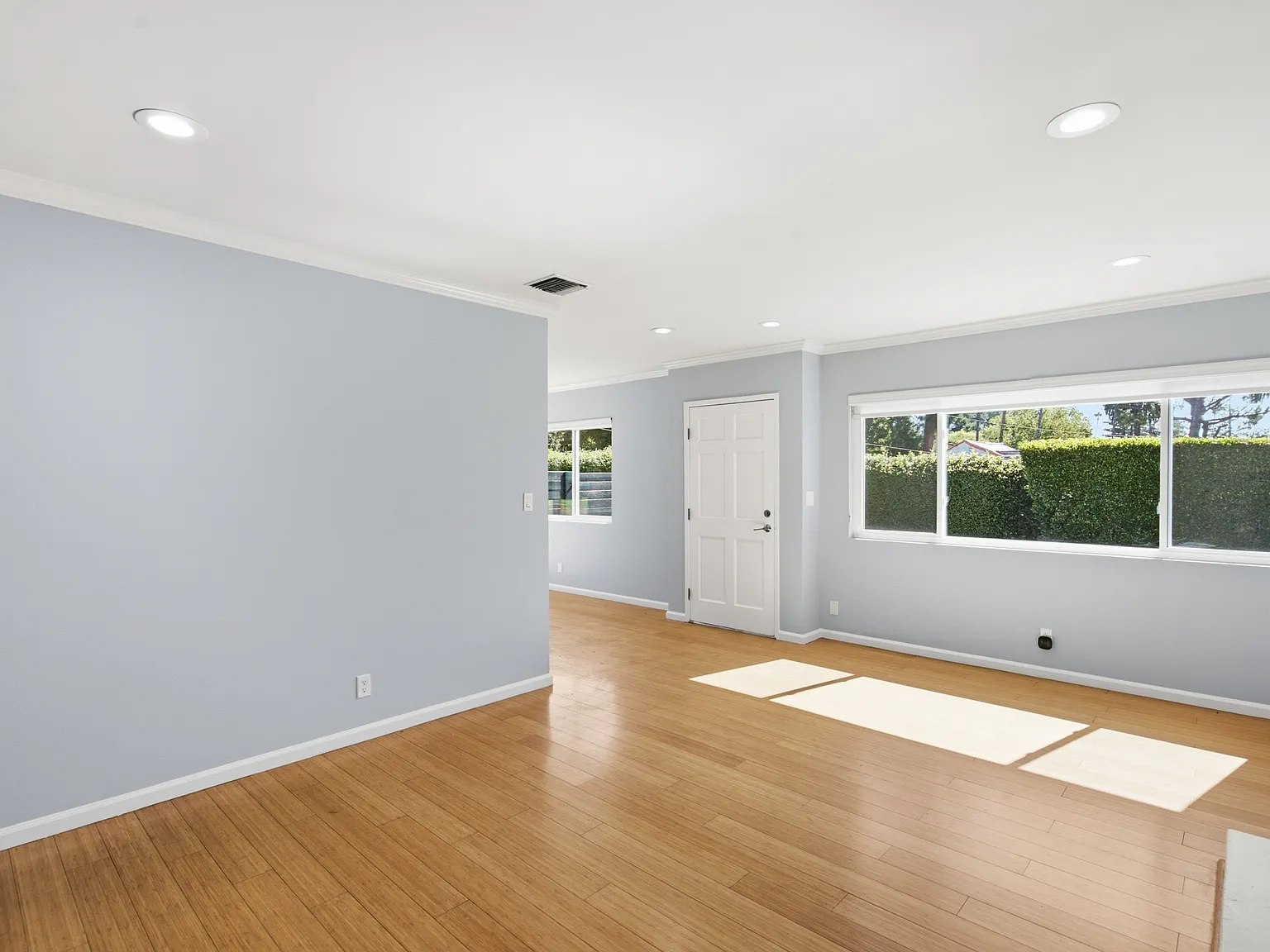 2 bed, 1000 sqft, $4,100 — Photo 4
