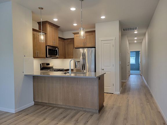 3rd image of 8069 SE Kinnaman St
