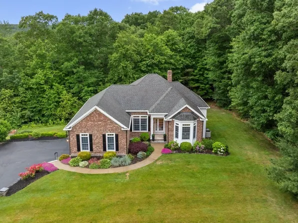 7 Bella Rosa Dr, Millbury, MA 01527