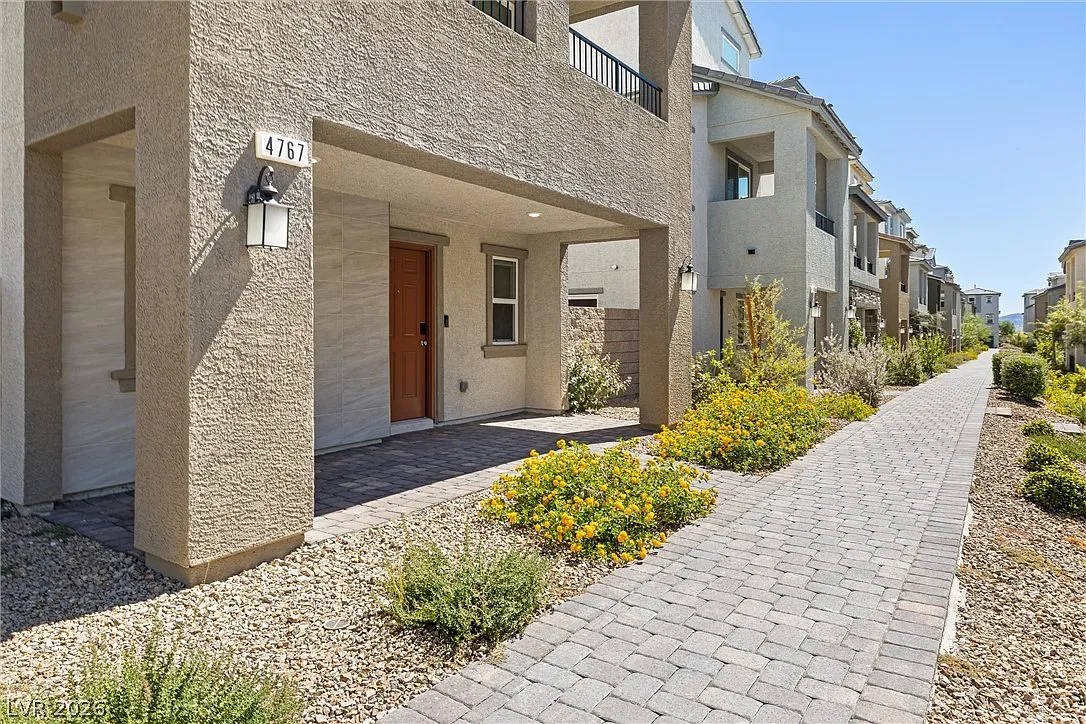 3 bed, 3.5 bath, 1846 sqft, $2,500 — Photo 4