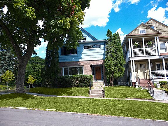 2nd image of 403 Roosevelt Ave #0