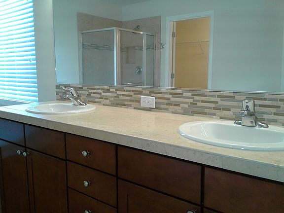 5th image of 5006 40th St NE