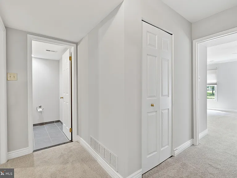 7 Walton Ct — Photo 14
