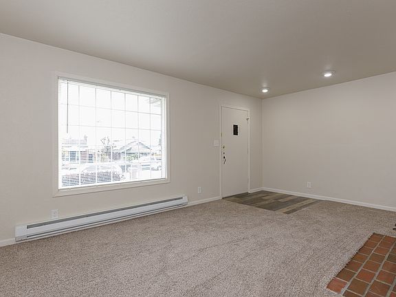 4th image of 3518 S Ainsworth Ave