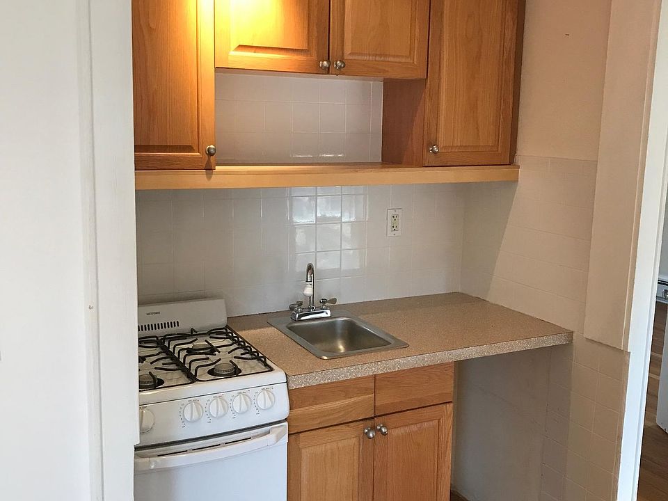 2nd image of 71 Neperan Rd