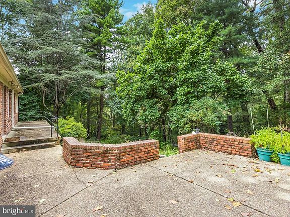 3rd image of 1122 Laurelwood Dr