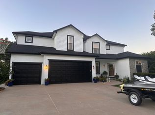 672 Everly Ct, Lansing, KS 66043