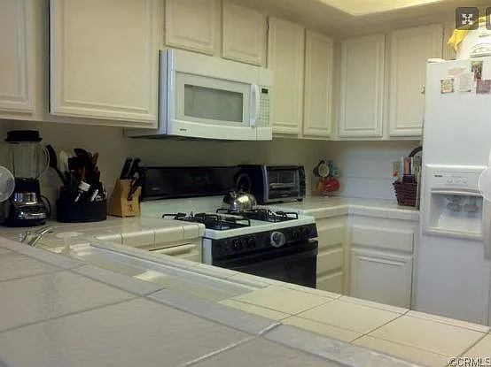 N Glendora Ave — Photo 12