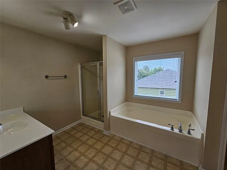 3755 Long Lake Dr — Photo 33