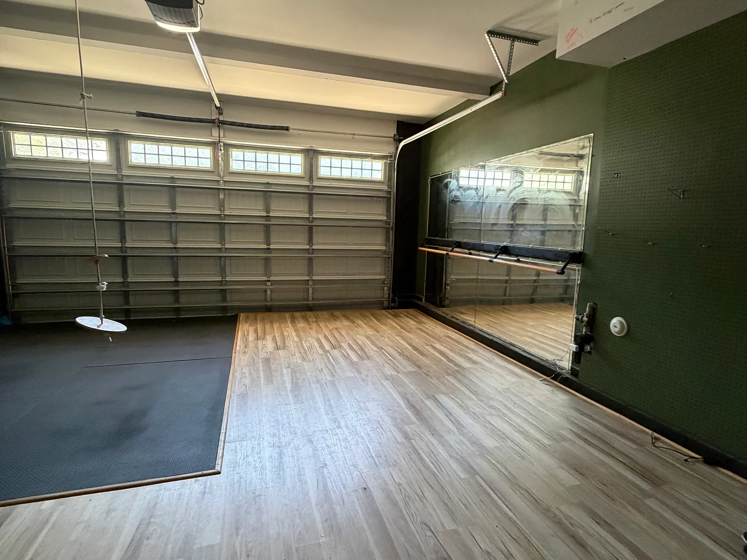 4 bed, 2.5 bath, 1669 sqft, $2,000 — Photo 3