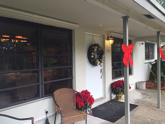 3rd image of 781 W Country Club Cir